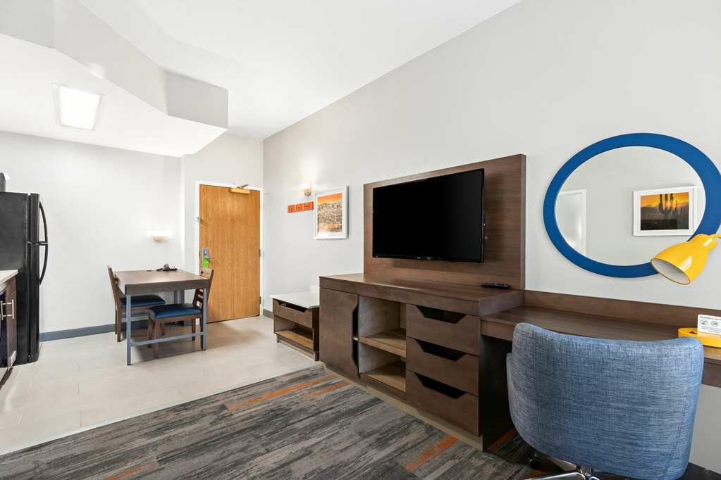 Фото Hampton Inn & Suites Phoenix-Goodyear
