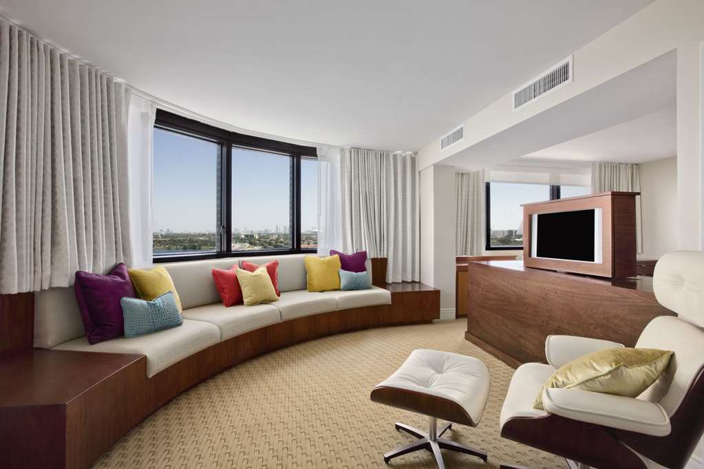 Фото Hilton Miami Airport Blue Lagoon