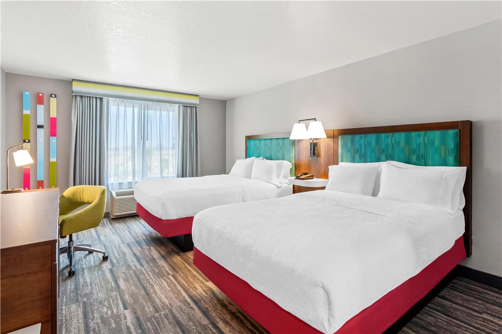Фото Hampton Inn & Suites Lathrop