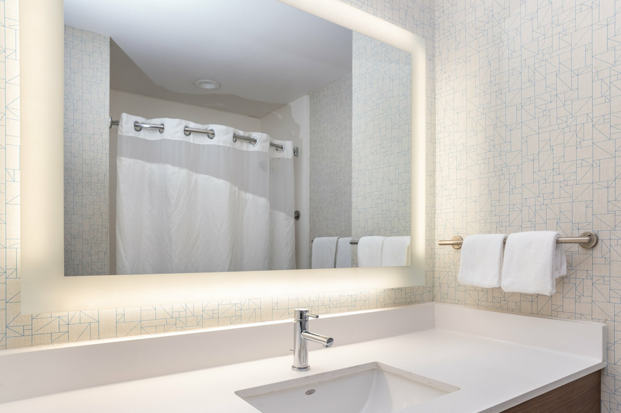 Фото Holiday Inn Express & Suites San Diego Otay Mesa