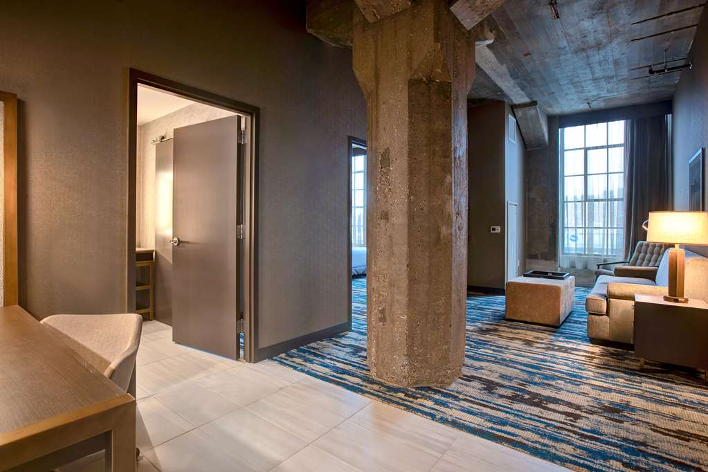 Фото Embassy Suites by Hilton Rockford Riverfront