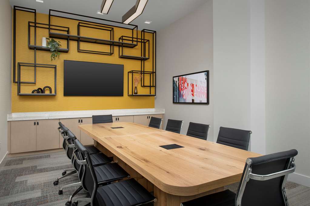 Фото Hilton Garden Inn San Jose Airport