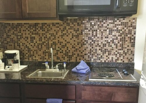 Гостиница Americas Best Value Inn Romulus Detroit Airport в Кантоне