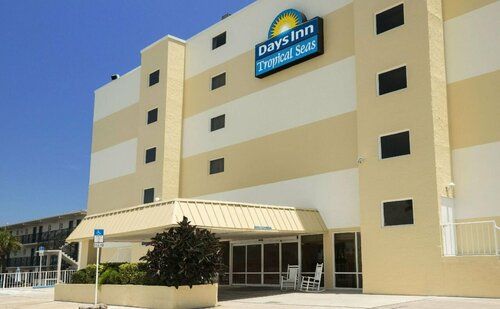 Гостиница Days Inn by Wyndham Daytona Oceanfront в Порт-Орандж