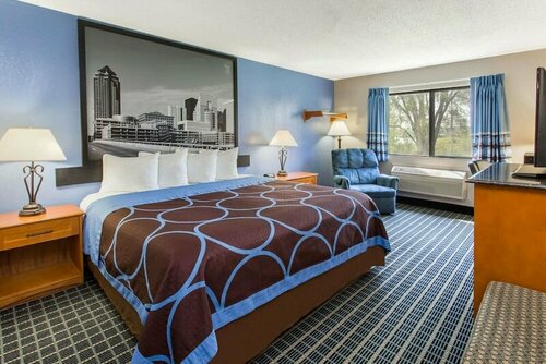 Гостиница Super 8 by Wyndham Iowa City/Coralville в Айова Сити