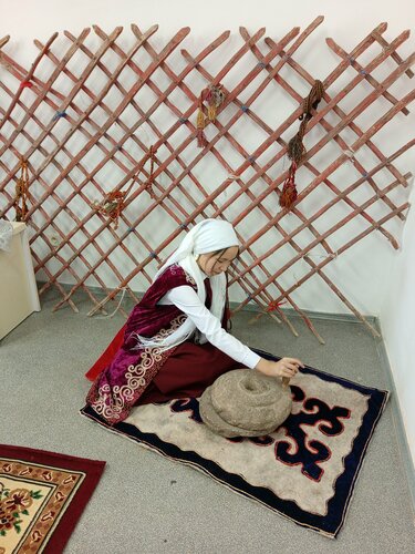 Қыздың тесігі пысып кеткен