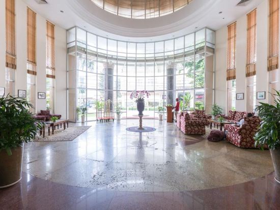 Фото First Hotel