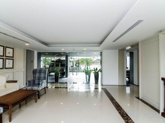 Фото Dlux Condominium