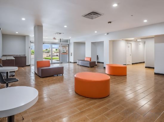 Фото Oyo Hotel Orlando Airport