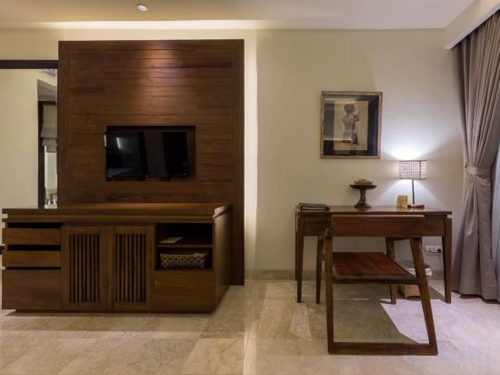 Фото Ubud Village Hotel