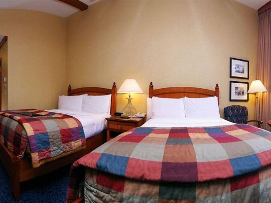 Фото Fairmont Jasper Park Lodge