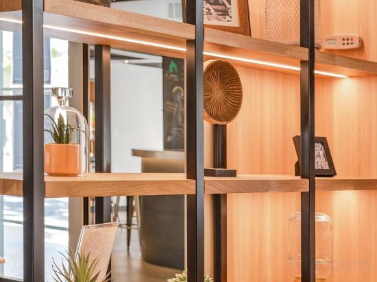 Фото Campanile Chartres Centre - Gare - Cathédrale