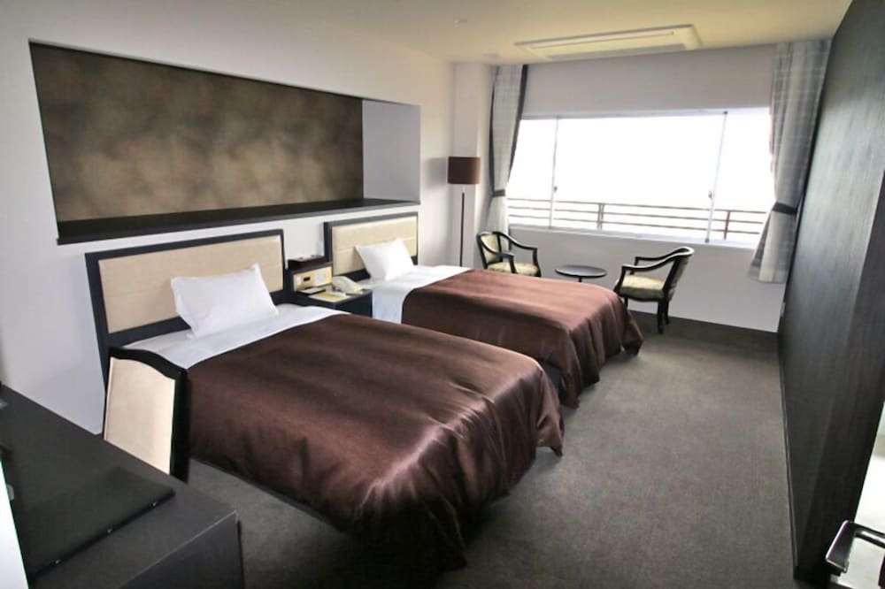 Фото Lakeside Hot Spring Hotel Kunibiki