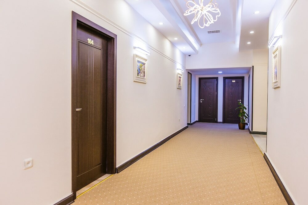 Фото Deluxe City Hotel