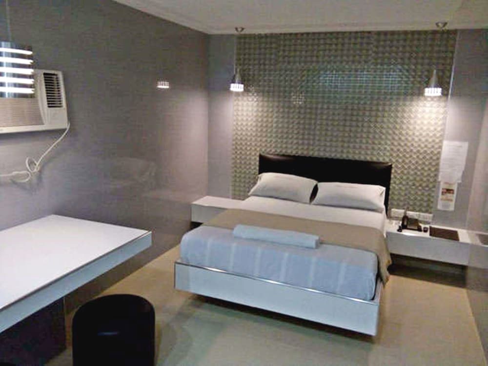 Фото New Winston Hotel