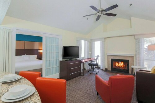 Гостиница Residence Inn by Marriott Bakersfield в Бэйкерсфилде