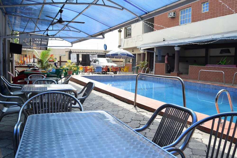 Фото De'elites Pool Bar & Inn