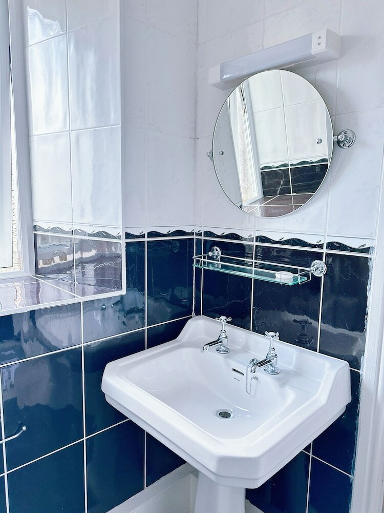 Фото Rayrigg Villa Guest House