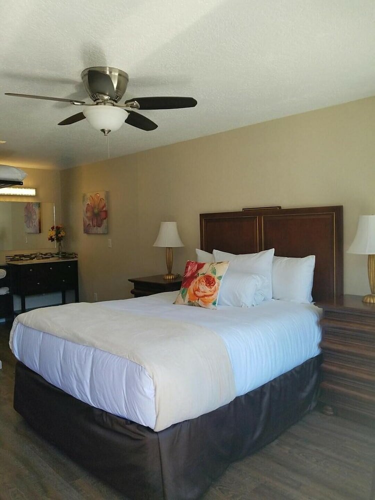 Фото The Waldport Inn