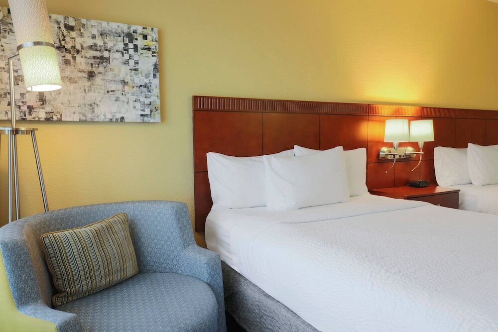 Фото Courtyard by Marriott Austin Airport