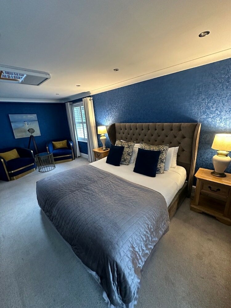 Фото Derby Manor