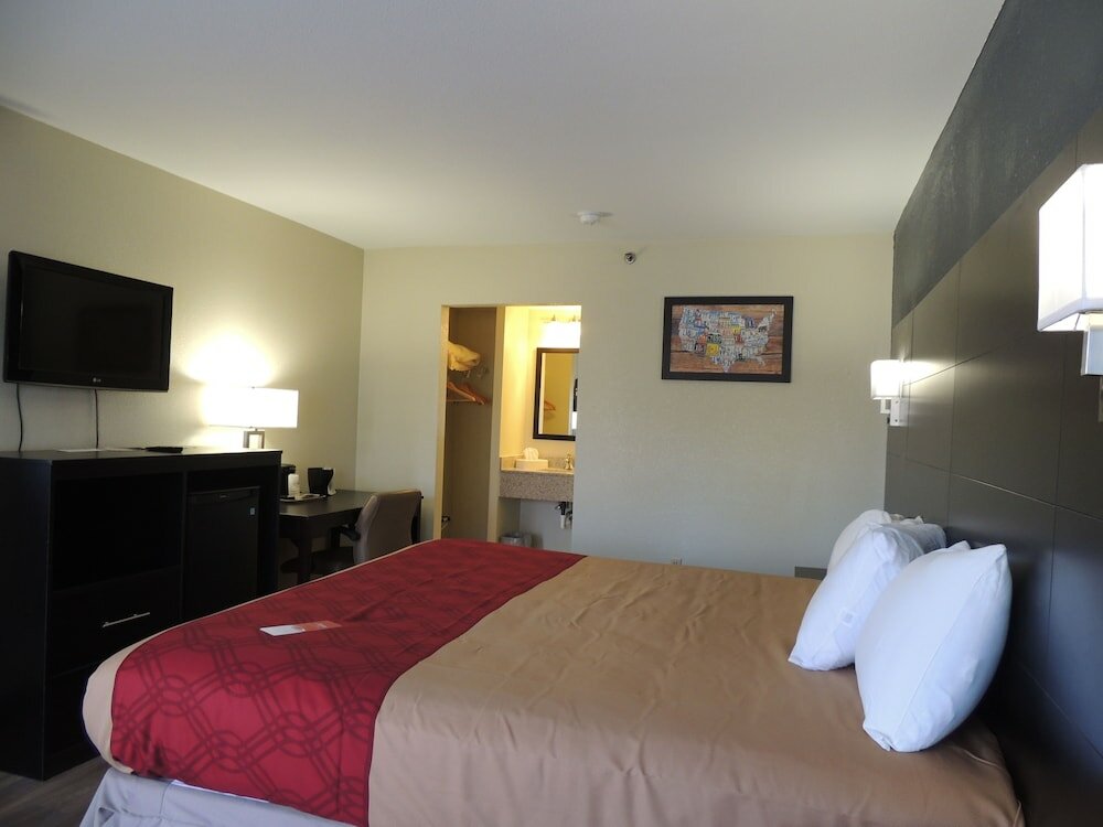 Фото Econo Lodge Freeport - Brunswick Area