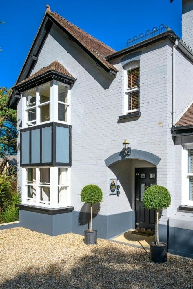 Фото Derby Manor