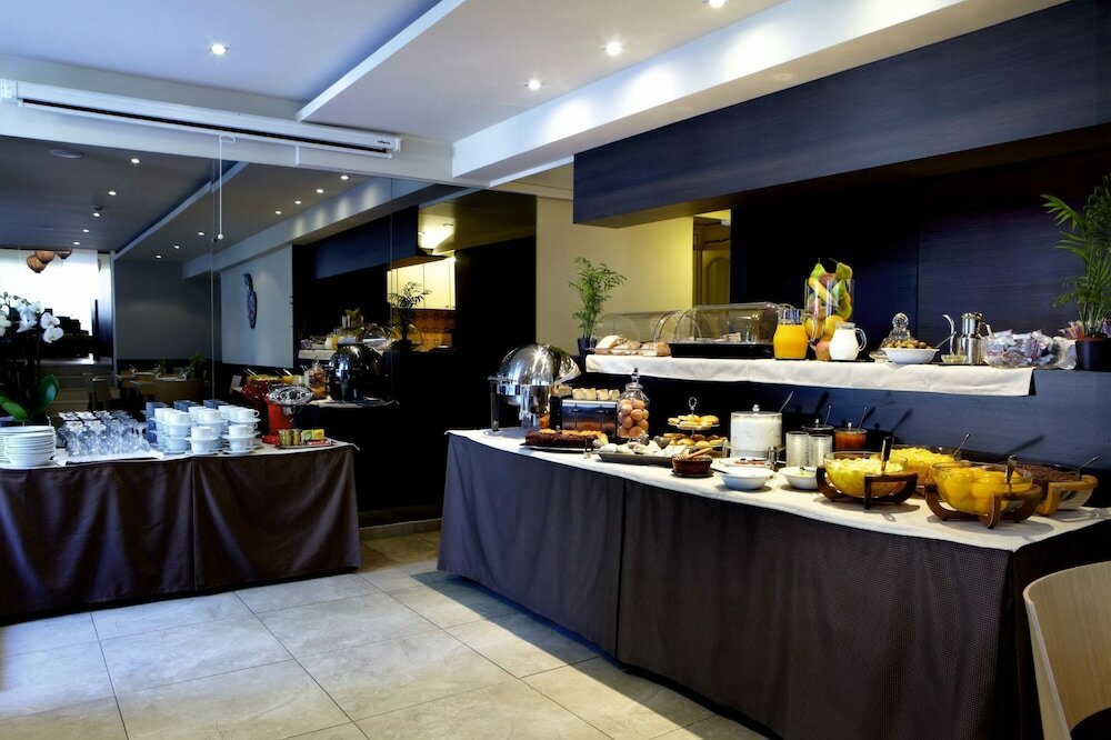 Фото Mouikis Hotel