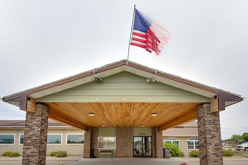 Фото Fireside Inn & Suites