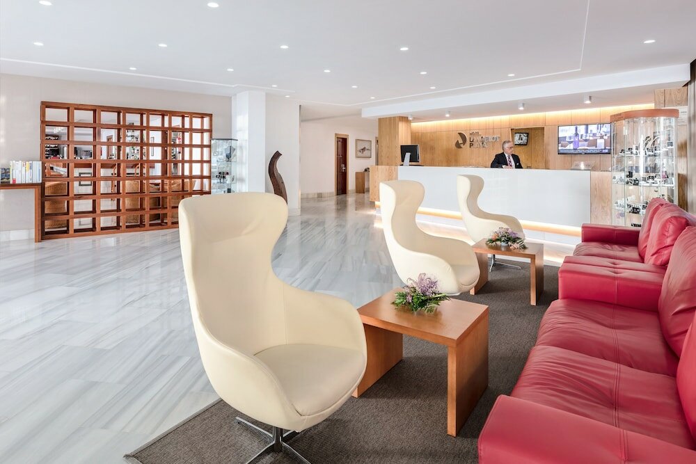 Фото Lancelot Hotel