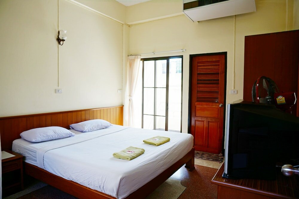 Фото Safe House Court