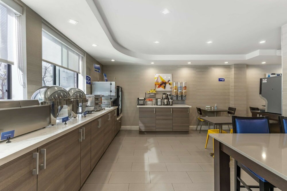 Фото Best Western Red Coach Inn