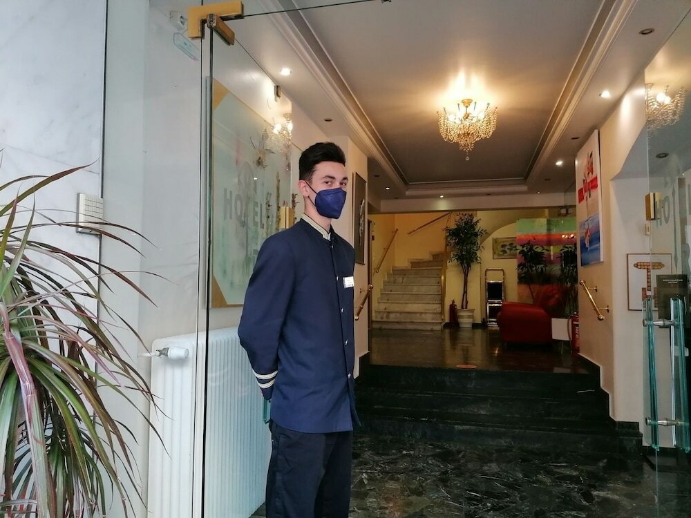 Фото Hotel Triton