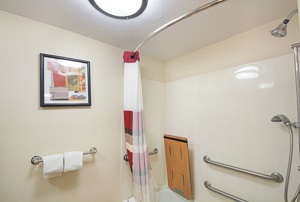 Фото Red Roof Inn Madison, Wi