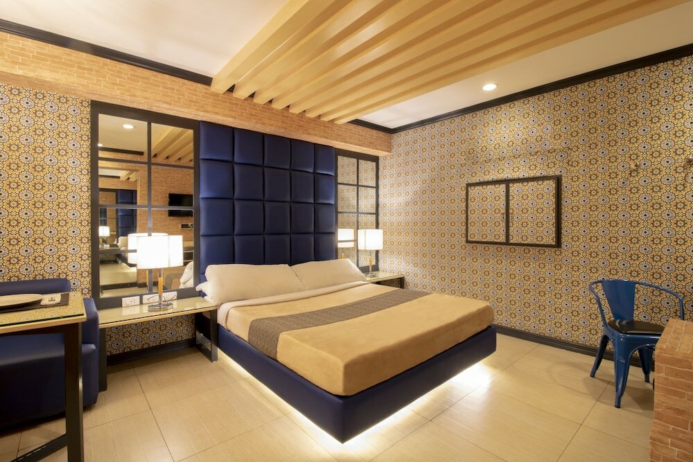 Фото Victoria Court Balintawak