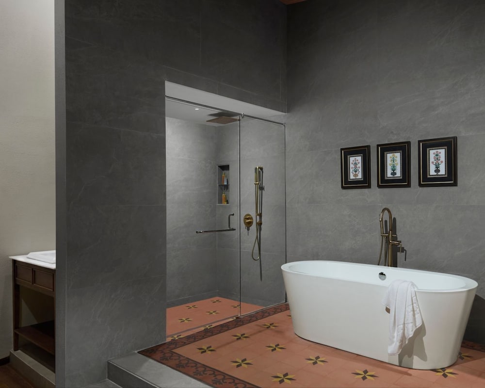 Фото Taj Aravali Resort & SPA