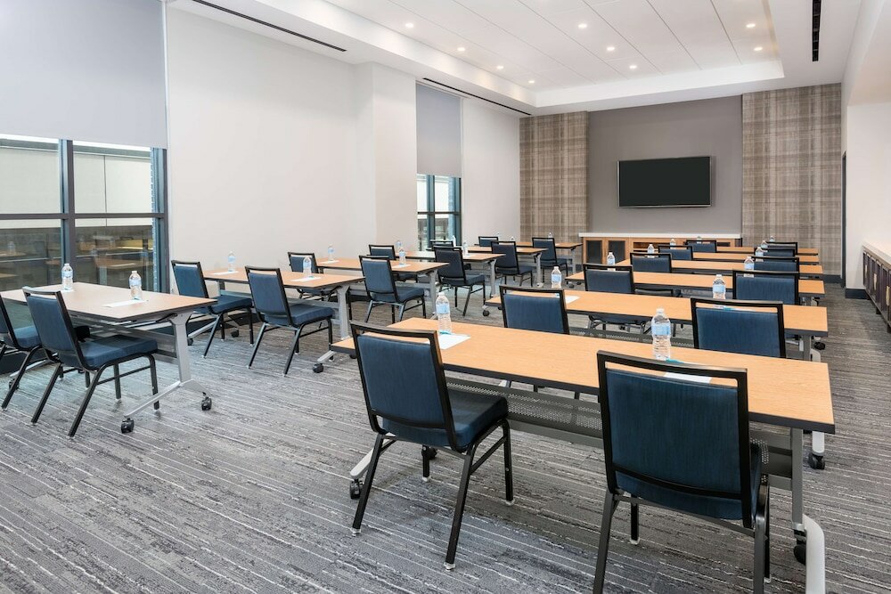 Фото Hyatt House Chicago West Loop