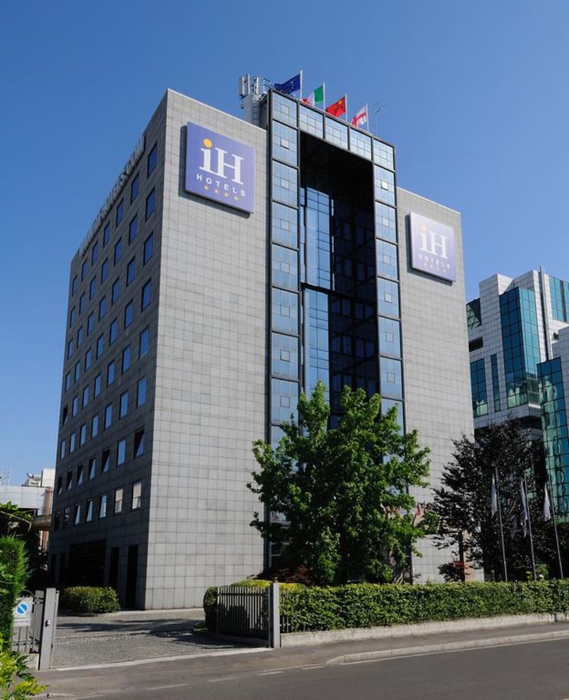 Фото IH Hotels Milano Lorenteggio