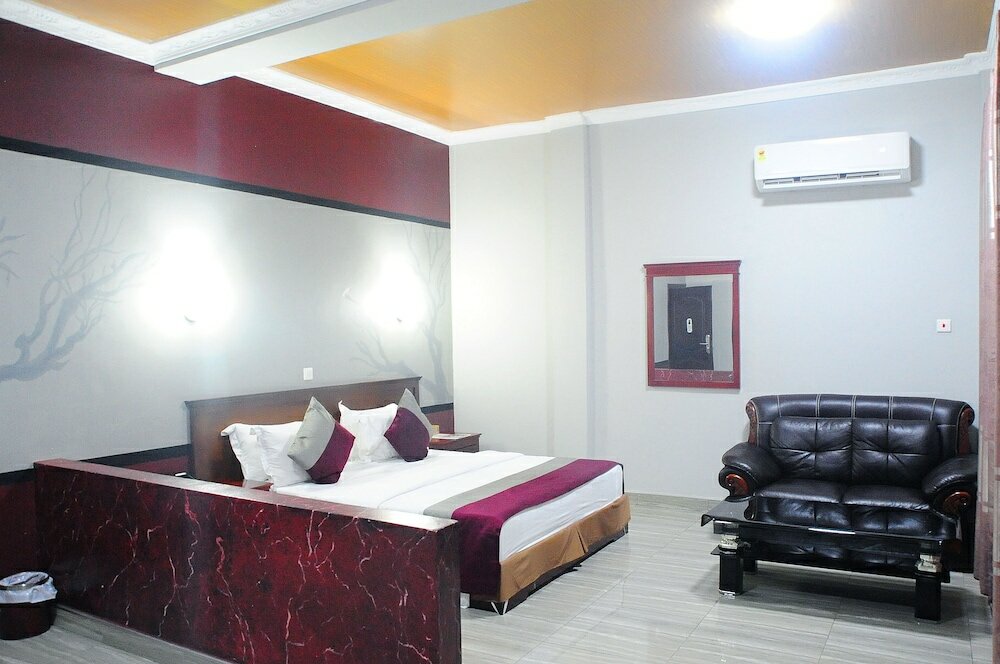 Фото Tomreik Hotel