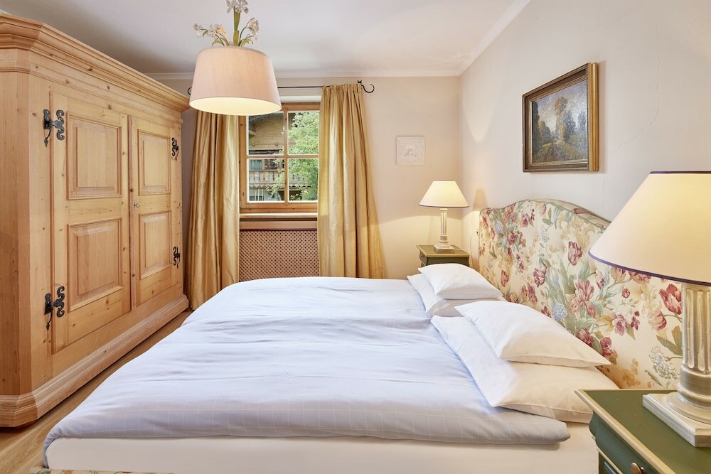 Фото Landsitz Römerhof - Hotel Apartments