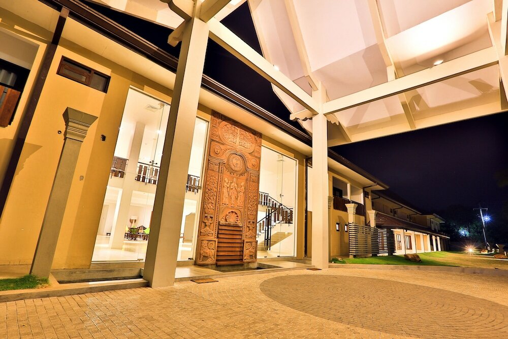 Фото Rajarata Hotel