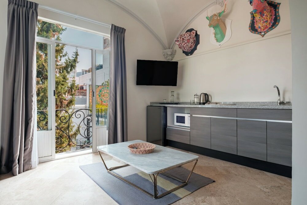 Фото Pug Seal Polanco Allan Poe