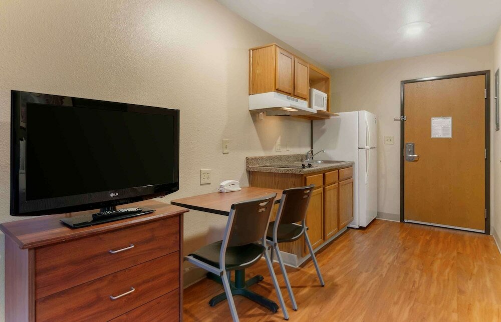 Фото WoodSpring Suites Kansas City South