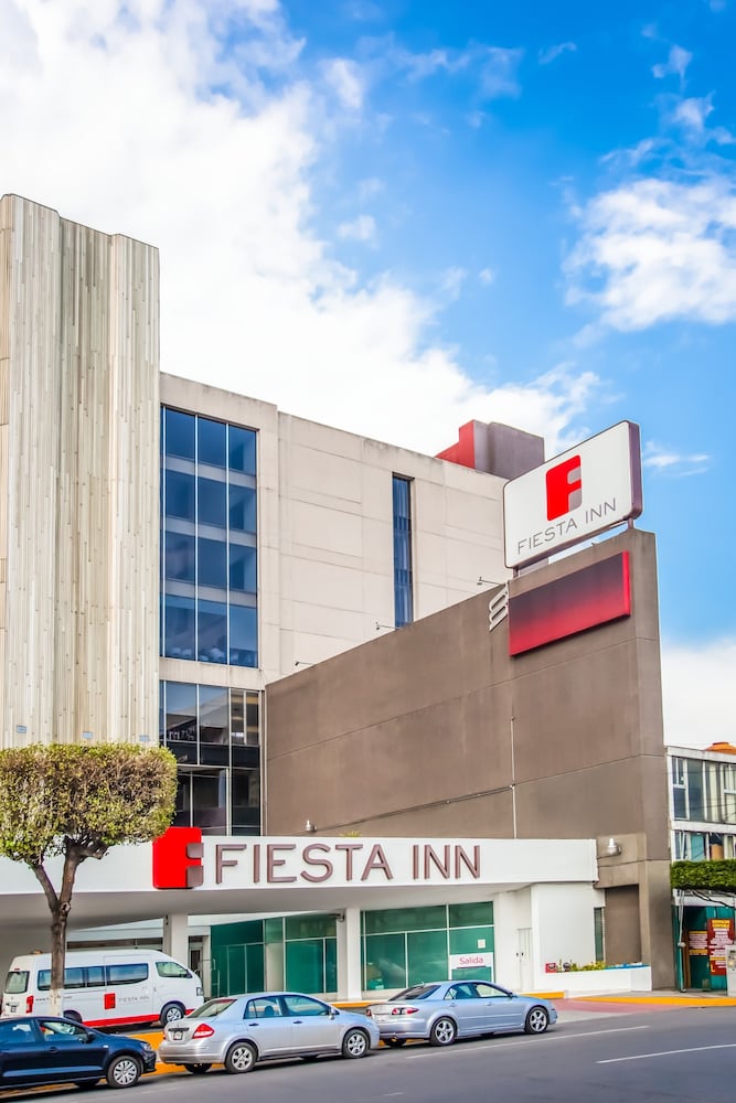 Фото Fiesta Inn Tlalnepantla
