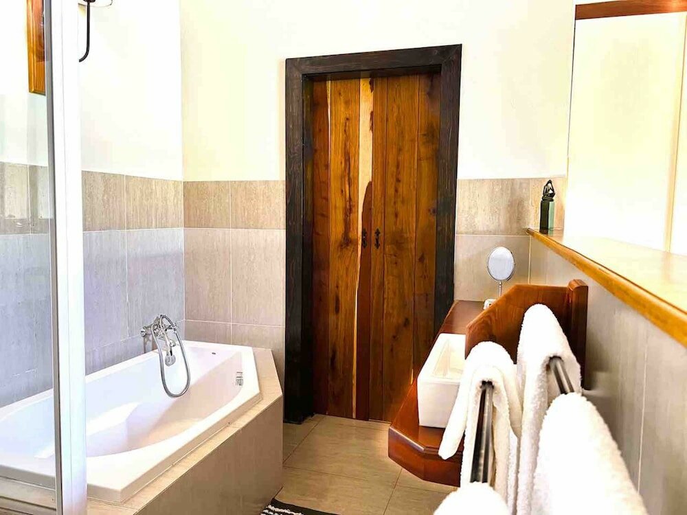 Фото Malachite Manor