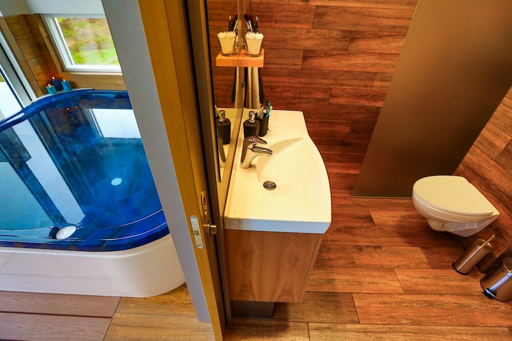 Фото Hrimland Cottages