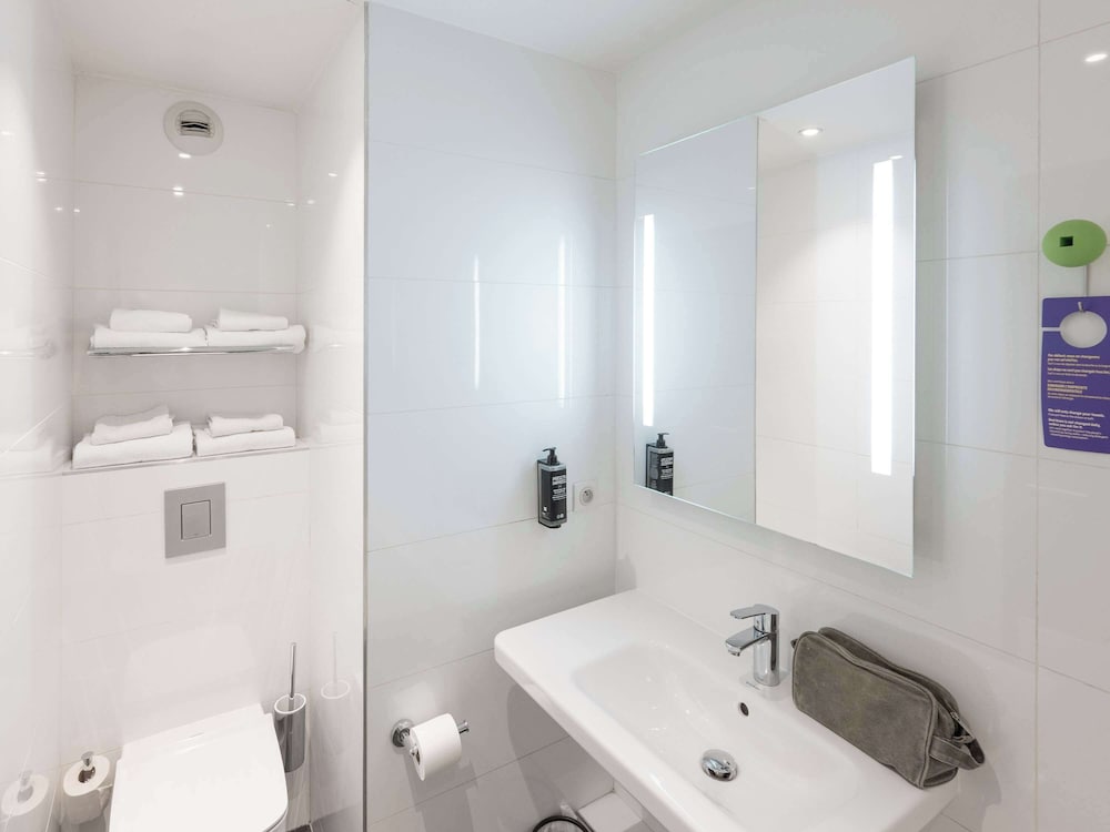 Фото Ibis Styles Lyon Confluence