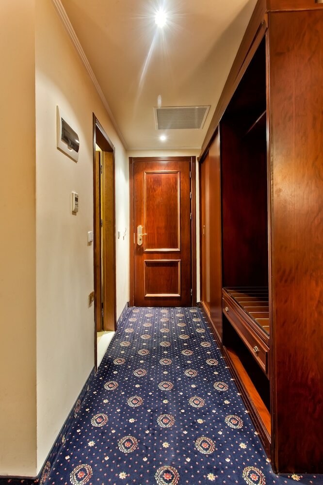 Фото Kouros Hotel