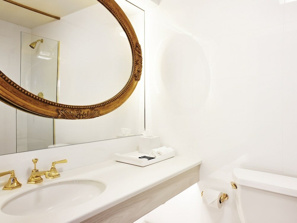 Фото The Line Hotel