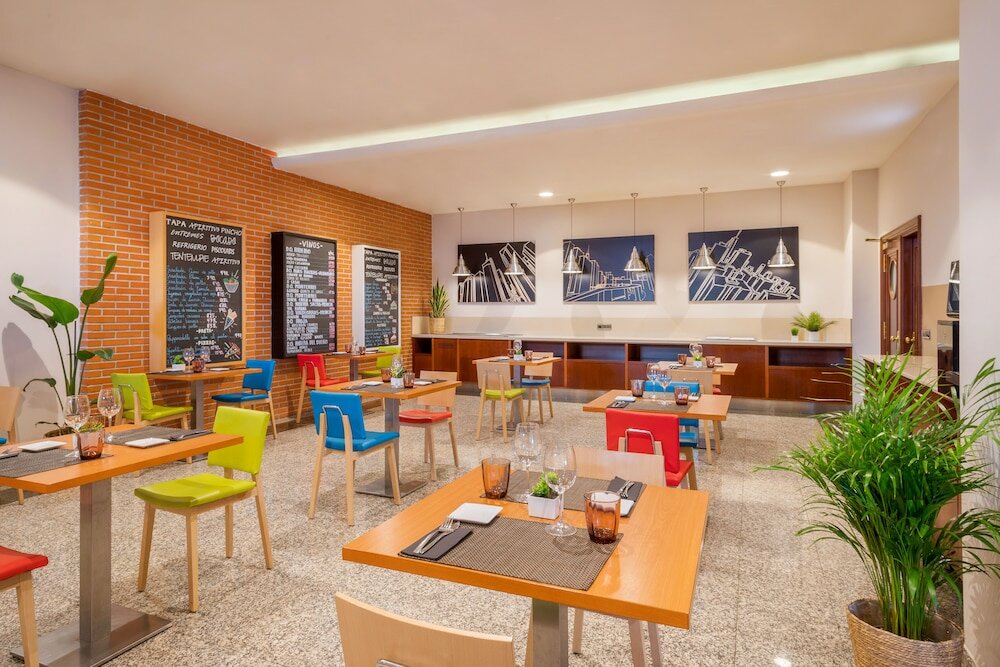 Фото Hotel Santiago Plaza Affiliated by Meliá